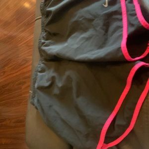 Kids large girls nike sri fir shorts magenta outline